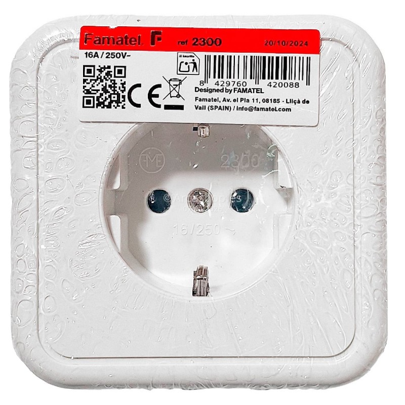 BASE ENCHUFE BLANCO BIPOLAR CON TOMA DE TIERRA/L 16A REF. 2300 FAMATEL PARA EMPOTRAR