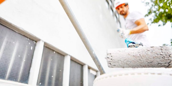 ¿Cómo pintar paredes y molduras en exteriores?